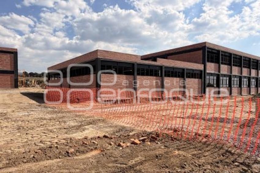 UNIVERSIDAD ROSARIO CASTELLANOS