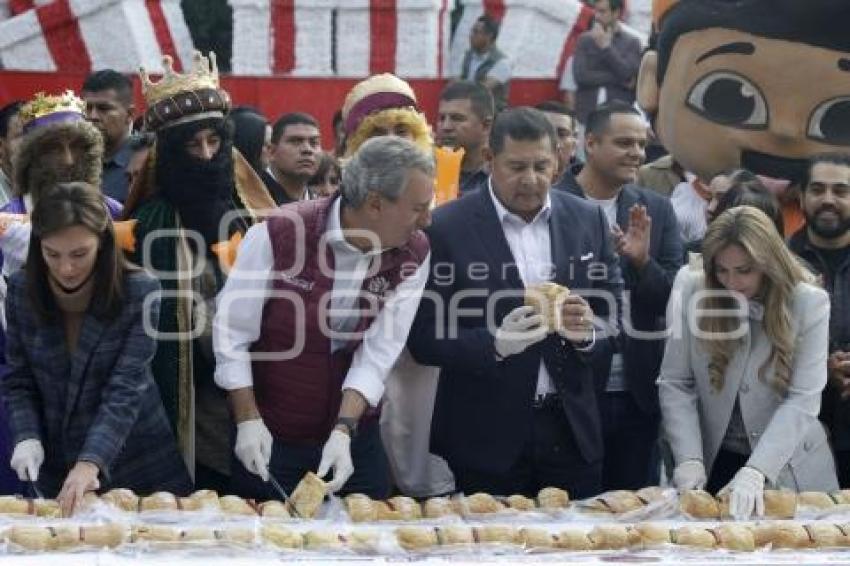 ROSCA DE REYES MONUMENTAL