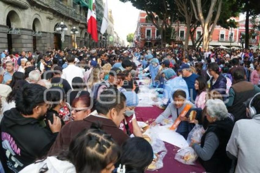 ROSCA DE REYES MONUMENTAL