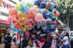 REYES MAGOS . GLOBOS