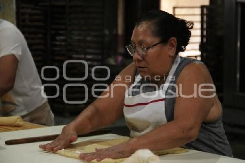 ELABORACIÓN ROSCA DE REYES