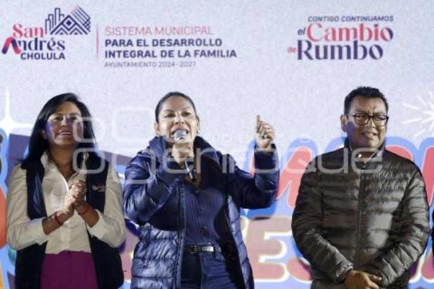 SAN ANDRÉS CHOLULA . ENTREGA DE JUGUETES