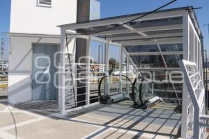 VÍA ATLIXCÁYOTL . PUENTE PEATONAL