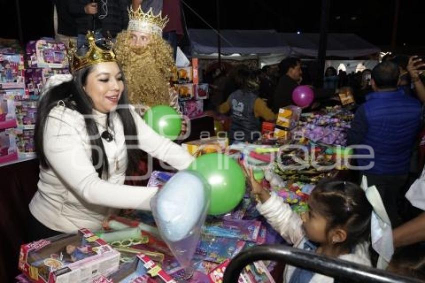 SAN PEDRO CHOLULA . ENTREGA DE JUGUETES