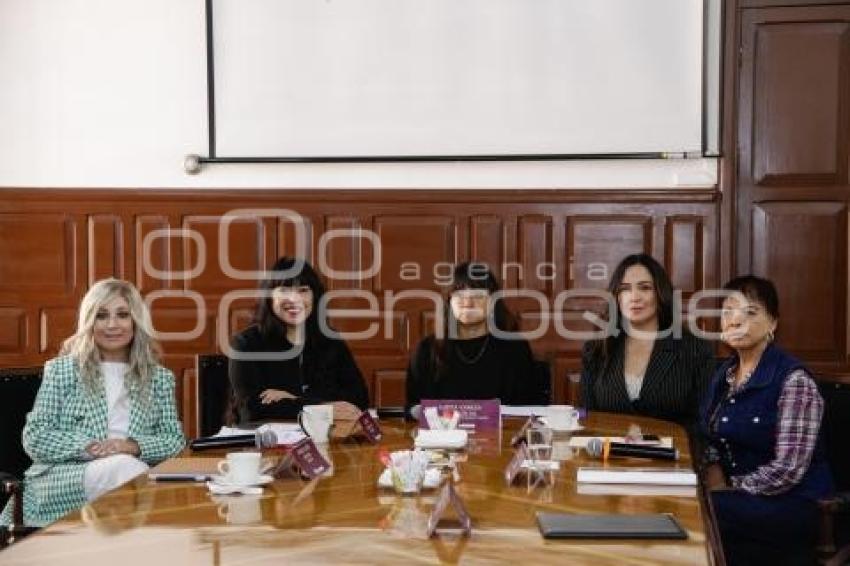 REGIDORES . COMISIÓN DE ARTE