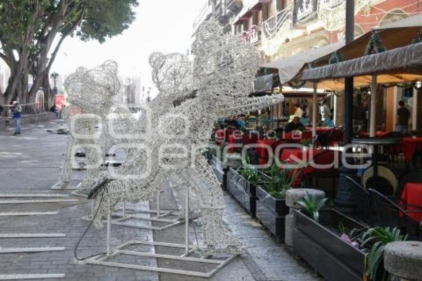 AYUNTAMIENTO . ADORNOS NAVIDEÑOS