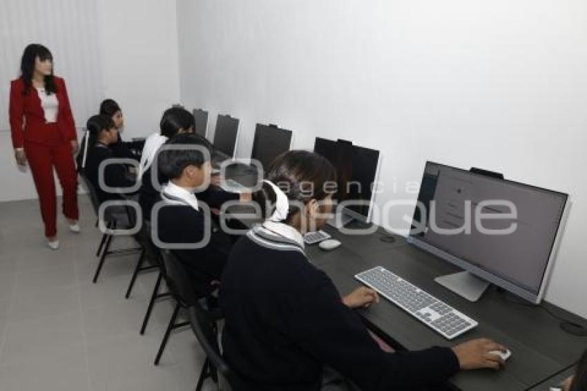 SAN ANDRÉS CHOLULA . ENTREGA BIBLIOTECA