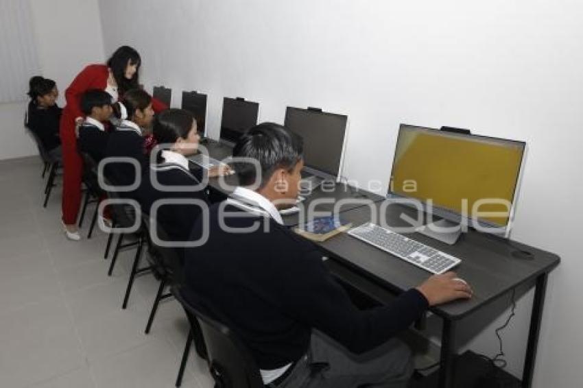 SAN ANDRÉS CHOLULA . ENTREGA BIBLIOTECA