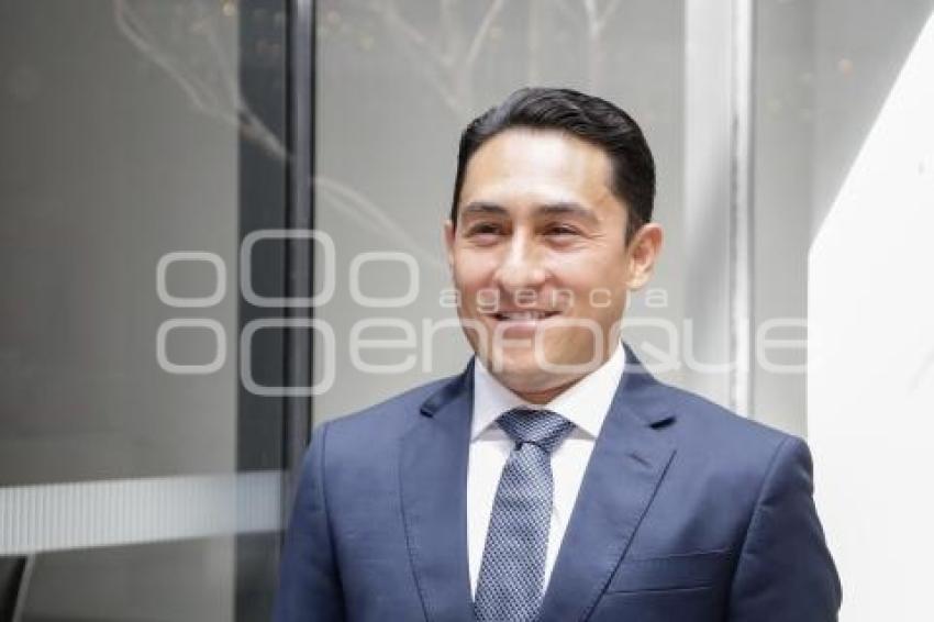 CONGRESO . GERMAN REYNA