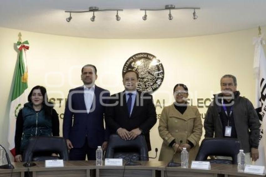 INE . HÉCTOR CASTRO