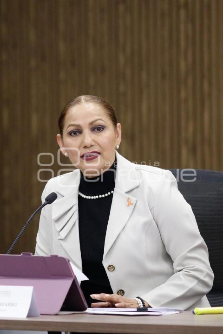 COMPARECENCIA . MUJERES