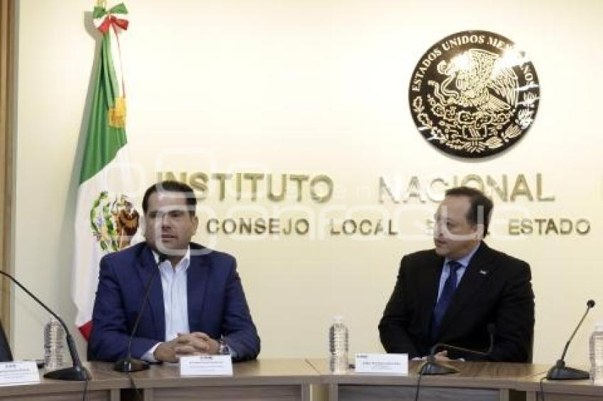 INE . HÉCTOR CASTRO