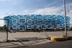 ESTADIO CUAUHTÉMOC . REJA PERIMETRAL