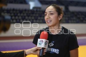 GUERRERAS DE PUEBLA . DÍA DE MEDIOS