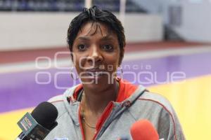 GUERRERAS DE PUEBLA . DÍA DE MEDIOS