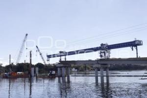 CONSTRUCCIÓN . PUENTE LA PANGA