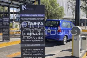 ESTACIONAMIENTO . PLAZA COMERCIAL