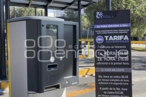 ESTACIONAMIENTO . PLAZA COMERCIAL