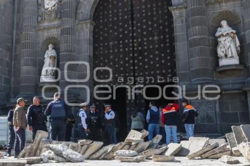 CATEDRAL . PUERTA INCENDIADA