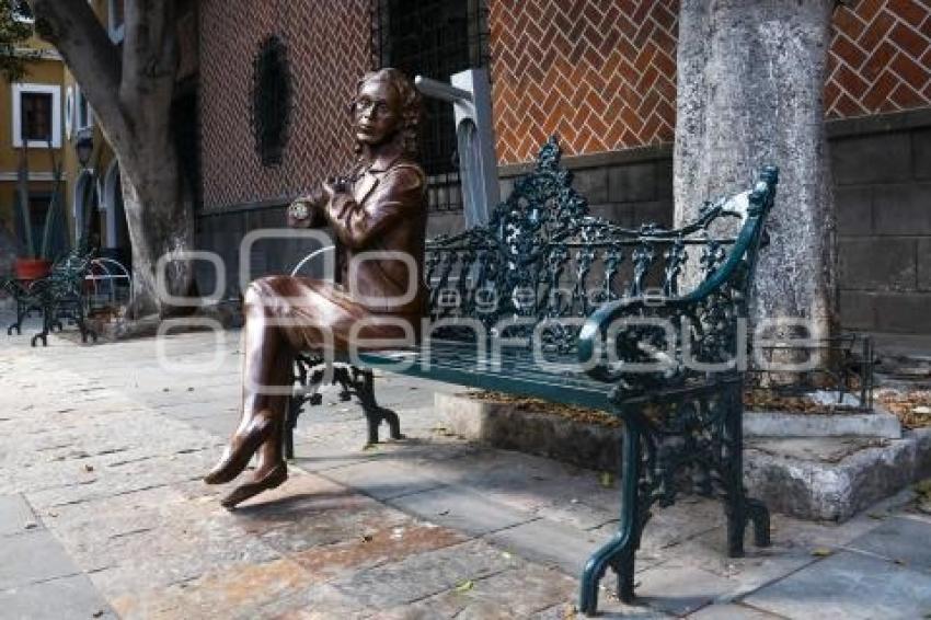 ESCULTURA . ELENA GARRO