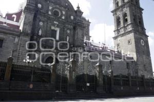 CATEDRAL . PUERTA INCENDIADA