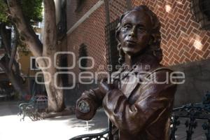 ESCULTURA . ELENA GARRO