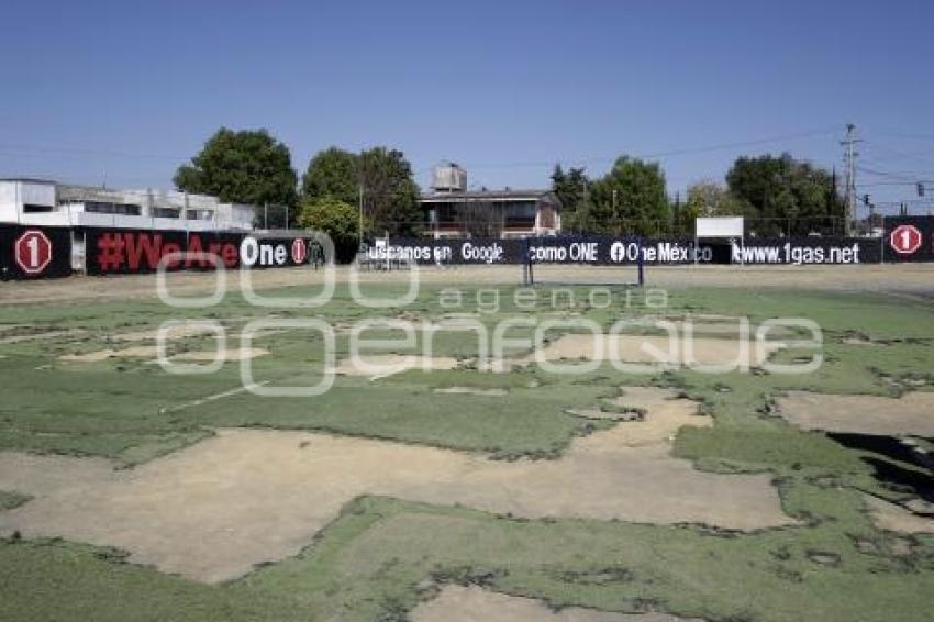 AYUNTAMIENTO . CANCHAS X LATAS