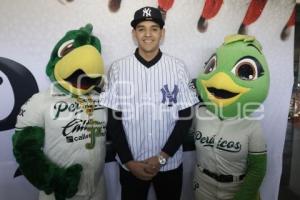 PERICOS DE PUEBLA . CONTRATO YANKEES