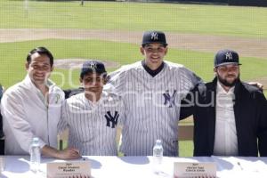 PERICOS DE PUEBLA . CONTRATO YANKEES