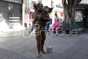 CENTRO HISTÓRICO . ESCULTURA
