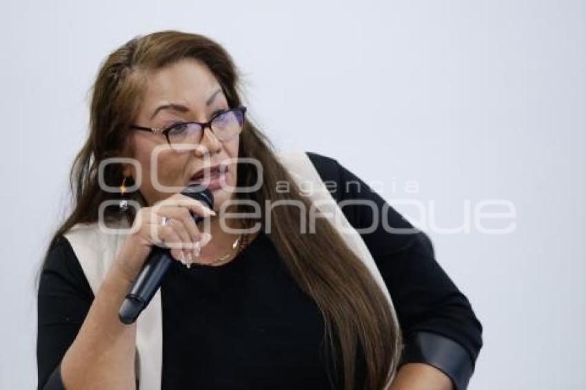 CINTHYA GABRIELA CHUMACERO