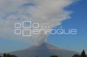 VOLCÁN POPOCATÉPETL . FUMAROLA