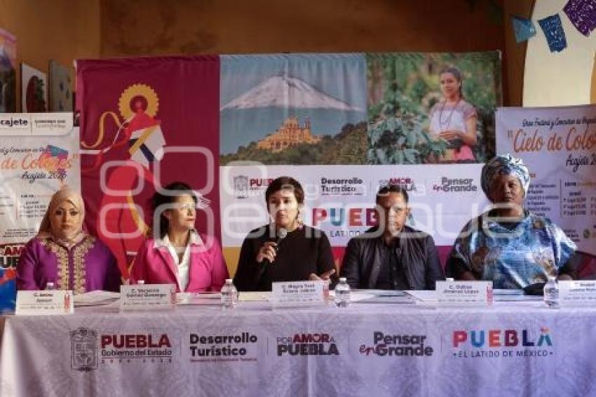 TURISMO . CIELO DE COLORES