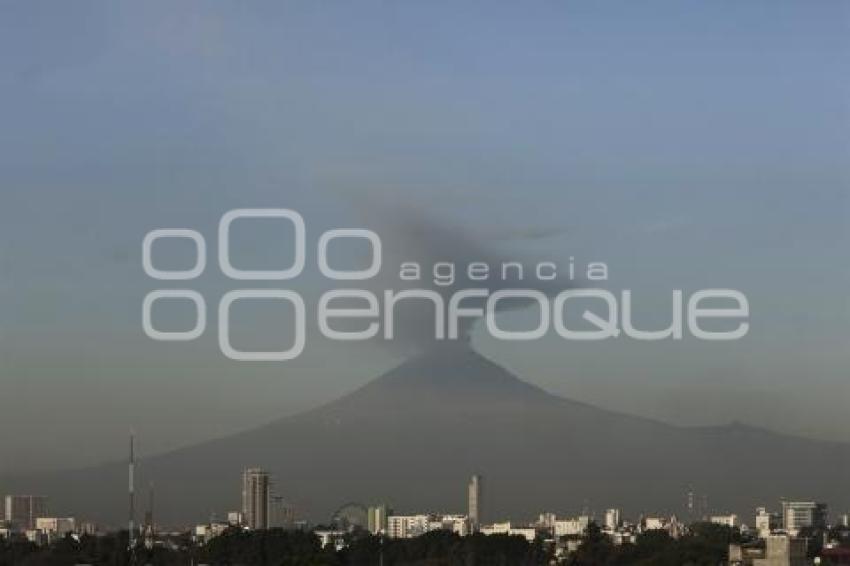 VOLCÁN POPOCATÉPETL . FUMAROLA
