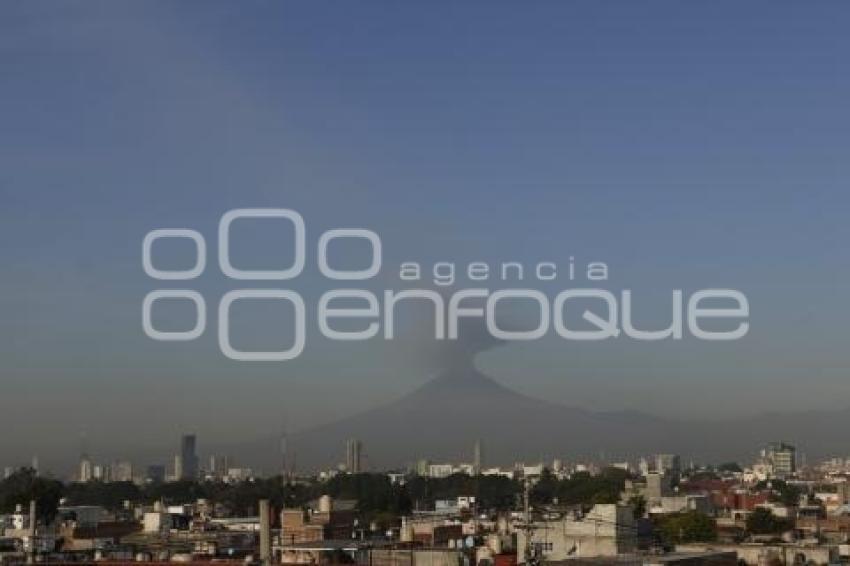 VOLCÁN POPOCATÉPETL . FUMAROLA