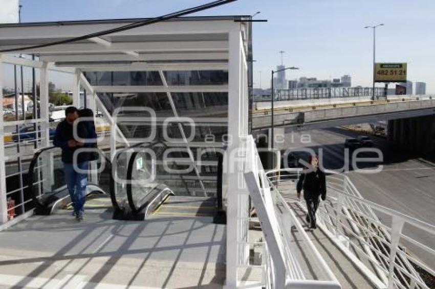 VÍA ATLIXCÁYOTL . PUENTE PEATONAL