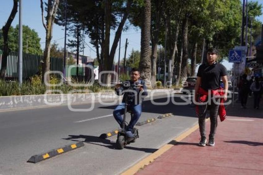 TLAXCALA . INVASIÓN DE CICLOVÍA