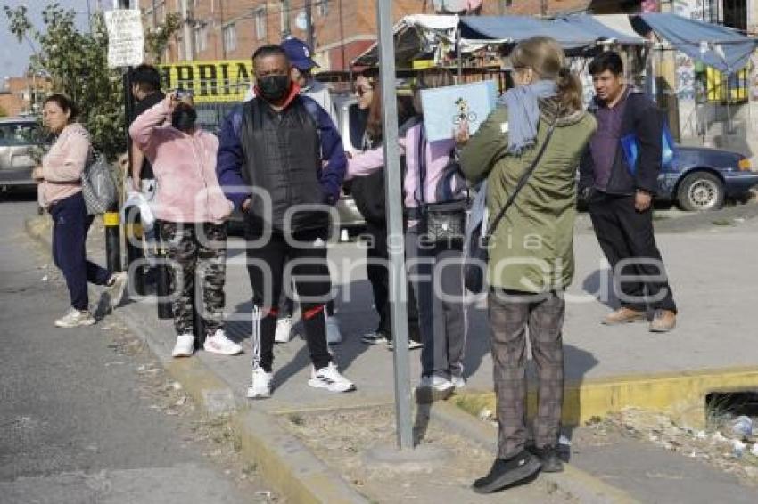 TRANSPORTE PÚBLICO . USUARIOS