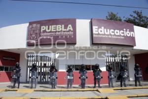 MANIFESTACIÓN . NORMALISTAS