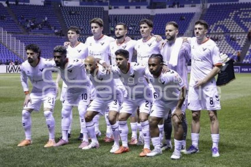 FÚTBOL . CRUZ AZUL VS VANCOUVER