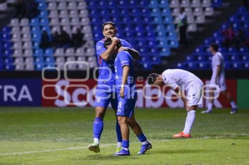 FÚTBOL . CRUZ AZUL VS VANCOUVER