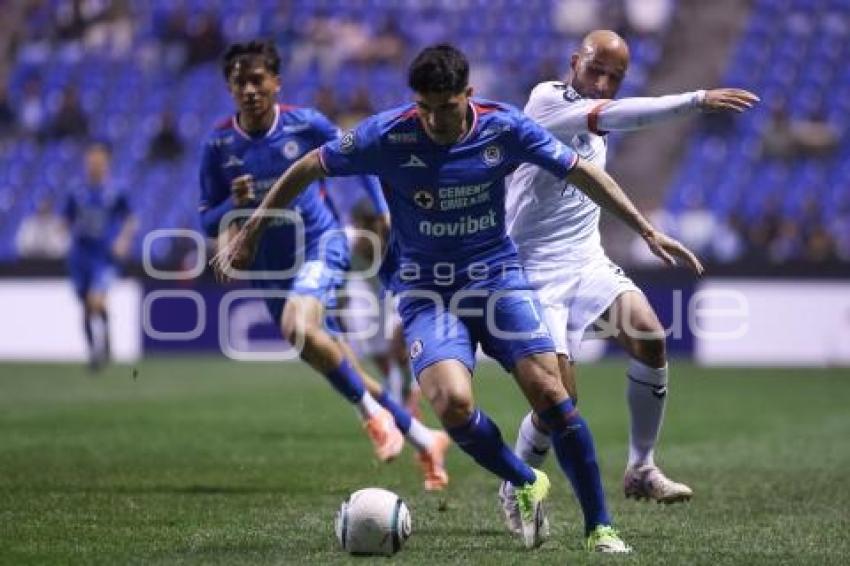 FÚTBOL . CRUZ AZUL VS VANCOUVER
