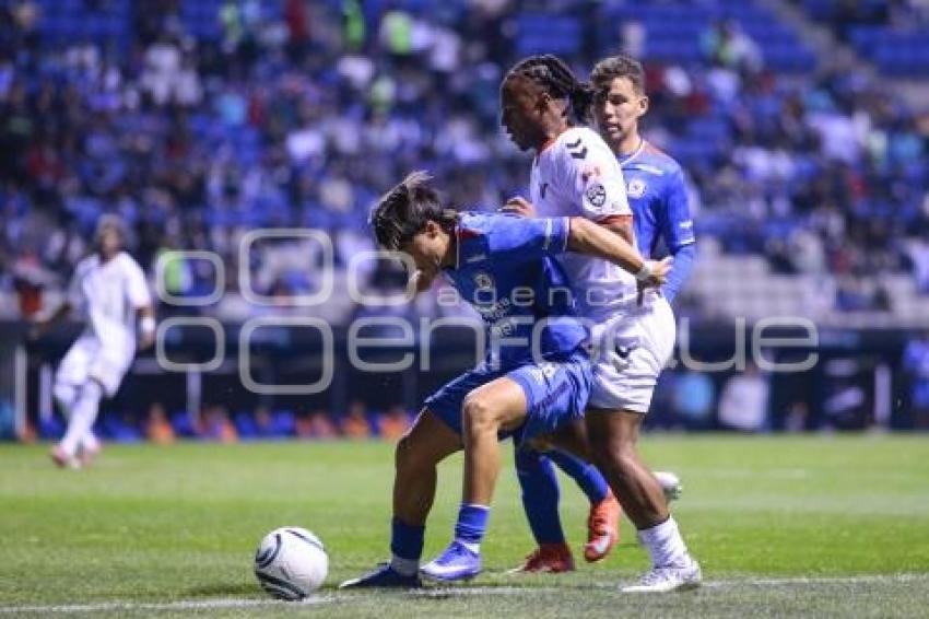 FÚTBOL . CRUZ AZUL VS VANCOUVER