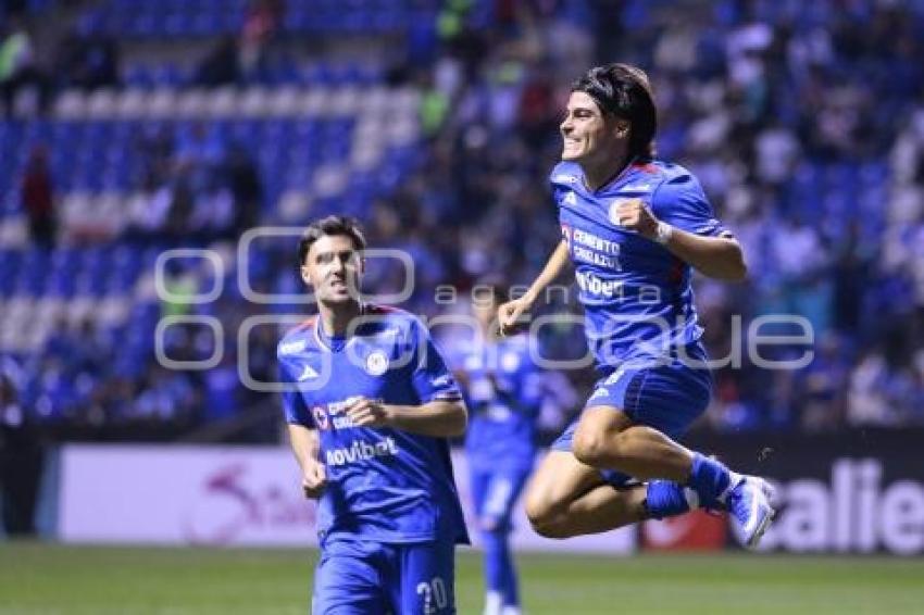 FÚTBOL . CRUZ AZUL VS VANCOUVER