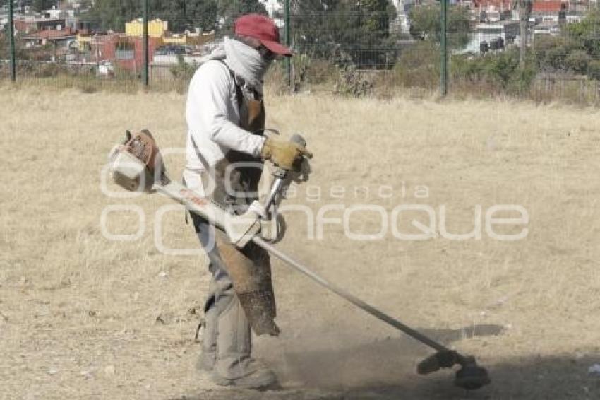 SAN ANDRÉS CHOLULA . LIMPIEZA EXPLANADA PIRAMIDE 