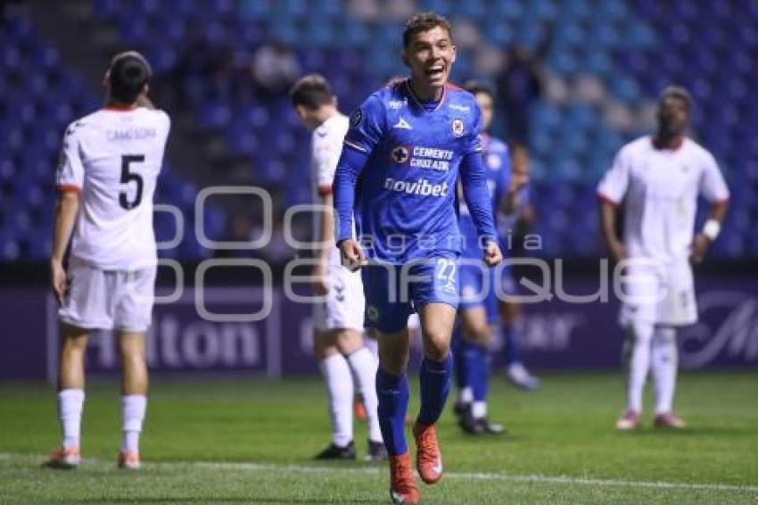 FÚTBOL . CRUZ AZUL VS VANCOUVER