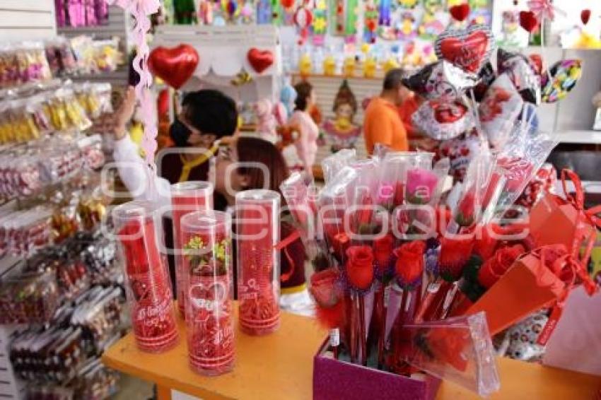 SAN VALENTÍN . REGALOS