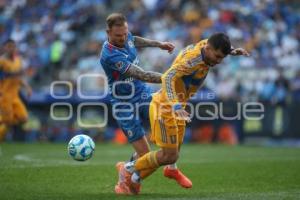 FÚTBOL . CRUZ AZUL VS TIGRES