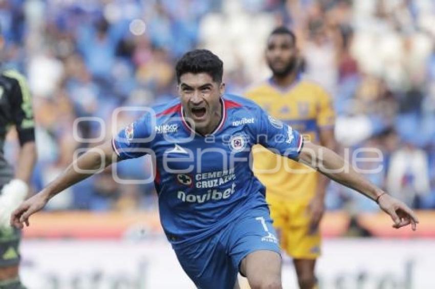 FÚTBOL . CRUZ AZUL VS TIGRES
