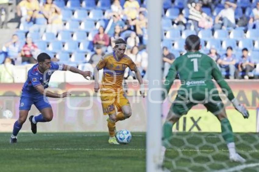 FÚTBOL . CRUZ AZUL VS TIGRES